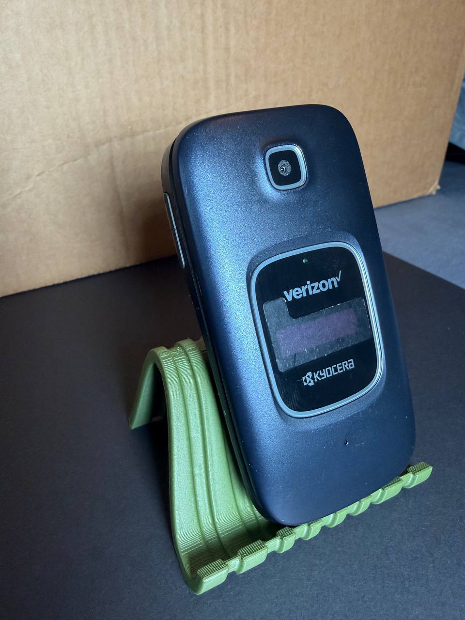 Kyocera Cadence 4g LTE S2720 Verizon flip phone used