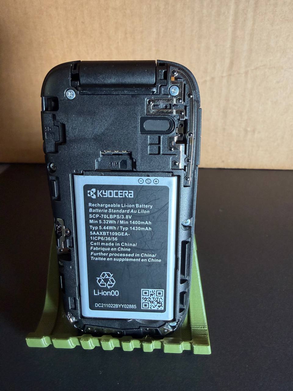 Kyocera Cadence 4g LTE S2720 Verizon flip phone used