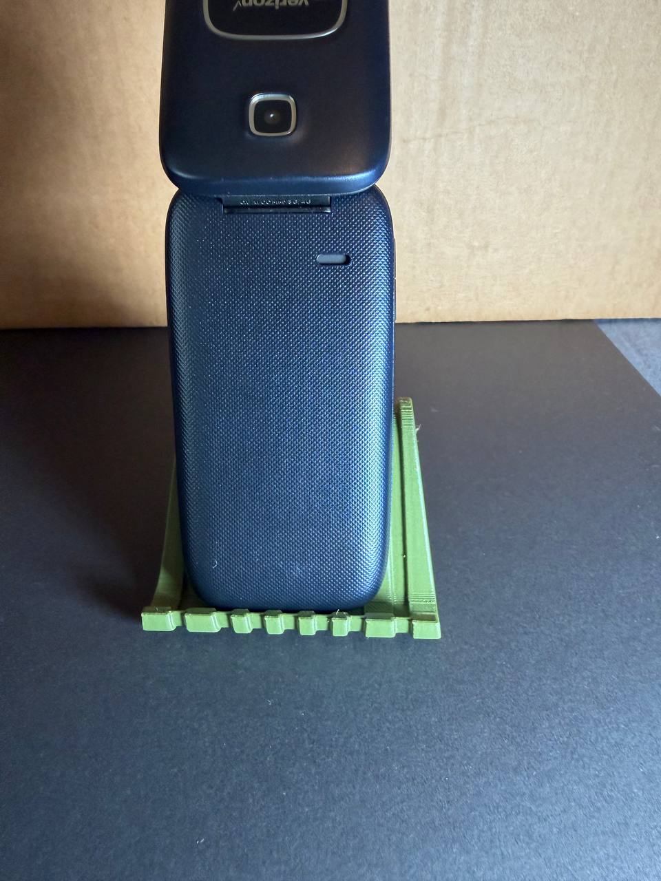 Kyocera Cadence 4g LTE S2720 Verizon flip phone used