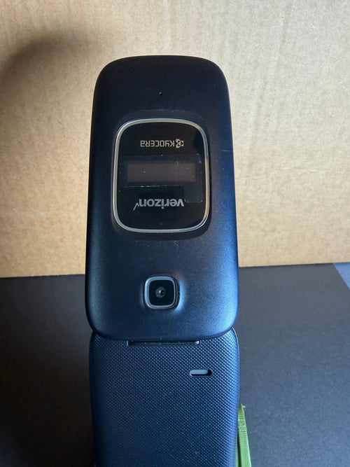 Kyocera Cadence 4g LTE S2720 Verizon flip phone used